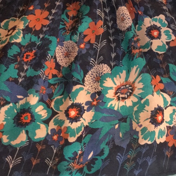 Floral blouse - Picture 2 of 5